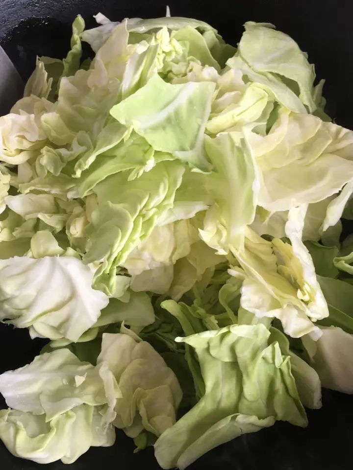 手撕包菜 第 1 步