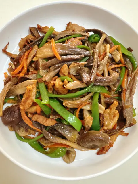 鹿茸菇炒肉