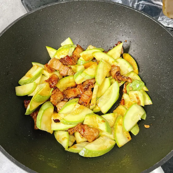 西葫芦炒肉 第 14 步