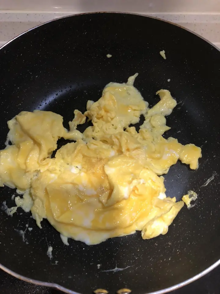 黄瓜木耳炒鸡蛋 第 2 步
