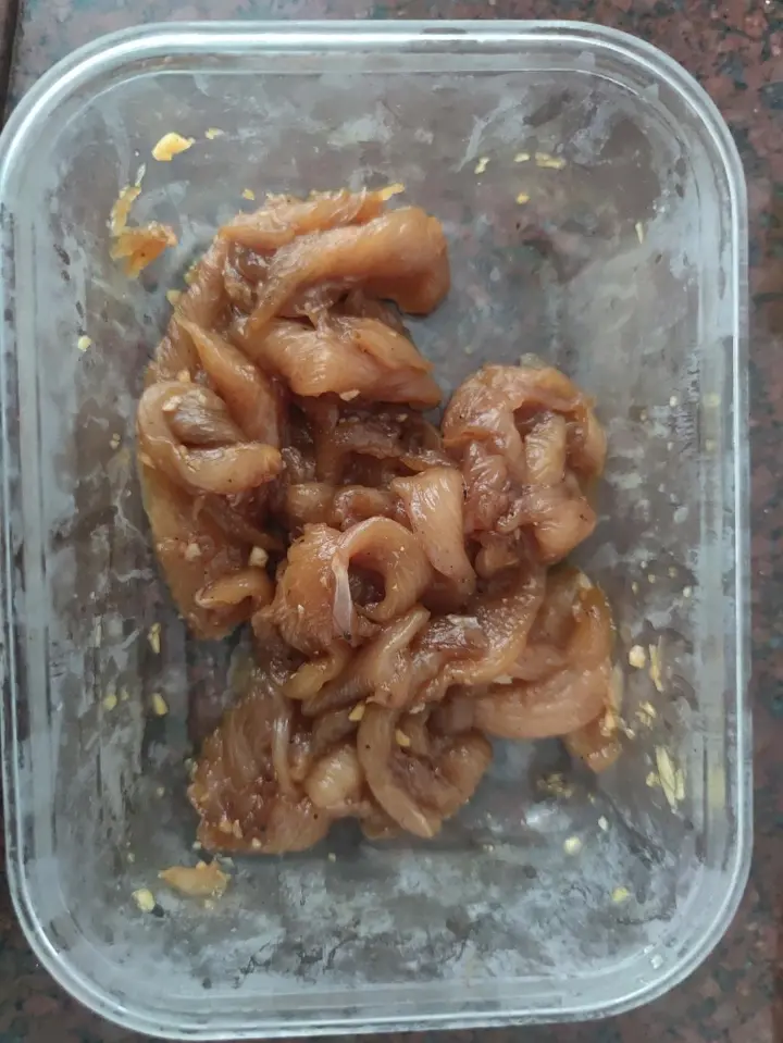 电饭煲金针菇鸡胸肉 第 1 步