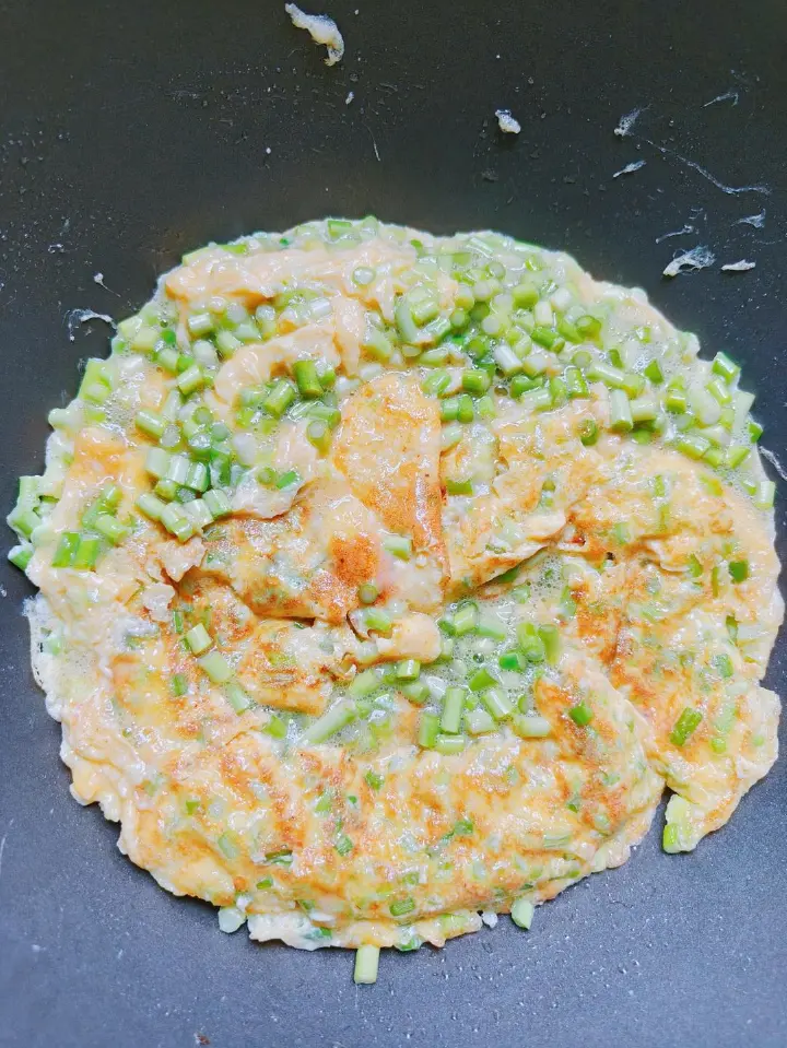 蒜苔炒鸡蛋 第 4 步