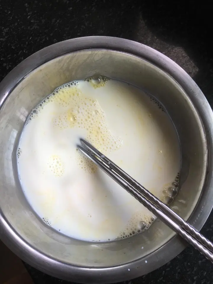 鸡蛋牛奶烤燕麦 第 3 步