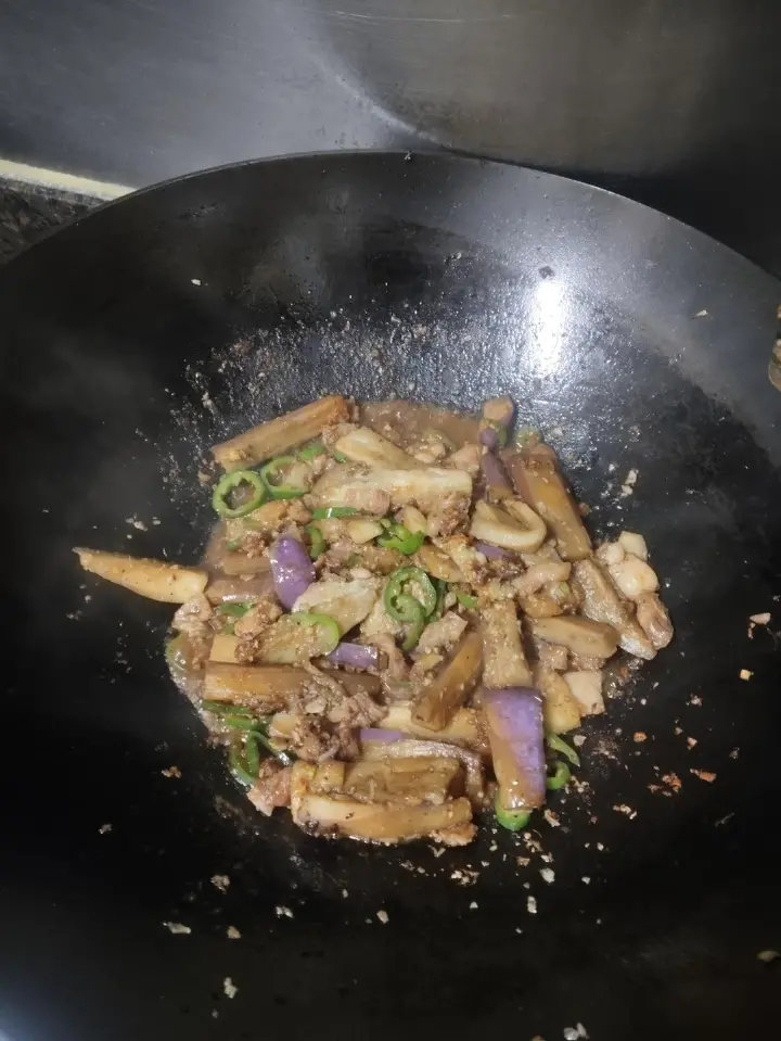 咸鱼茄子煲 第 18 步