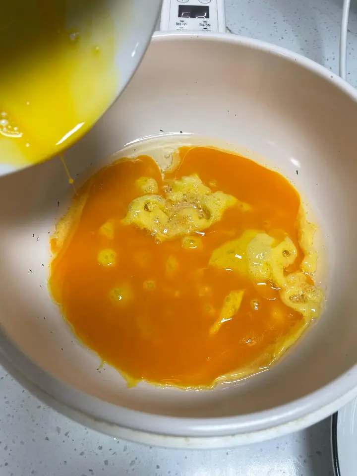 西红柿鸡蛋宽面 第 2 步