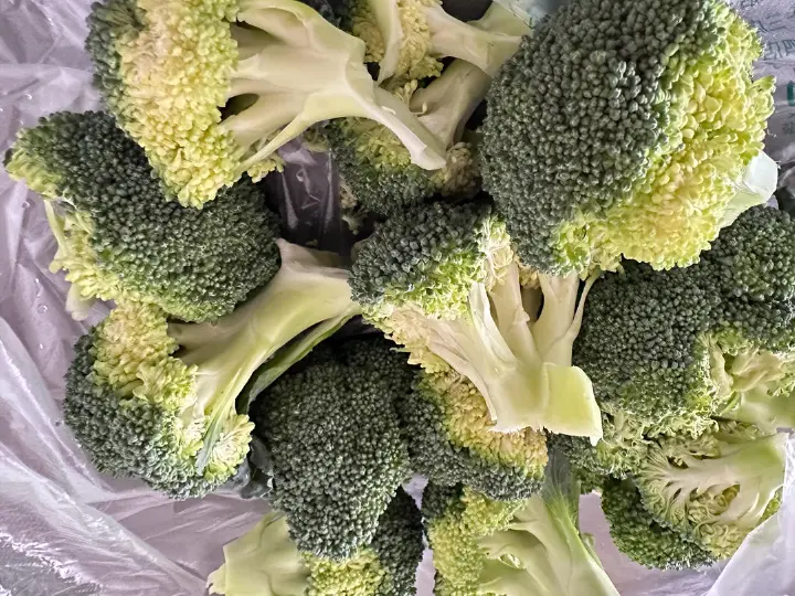 清炒西兰花 第 1 步