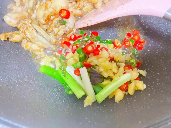 紫苏牛蛙 第 5 步