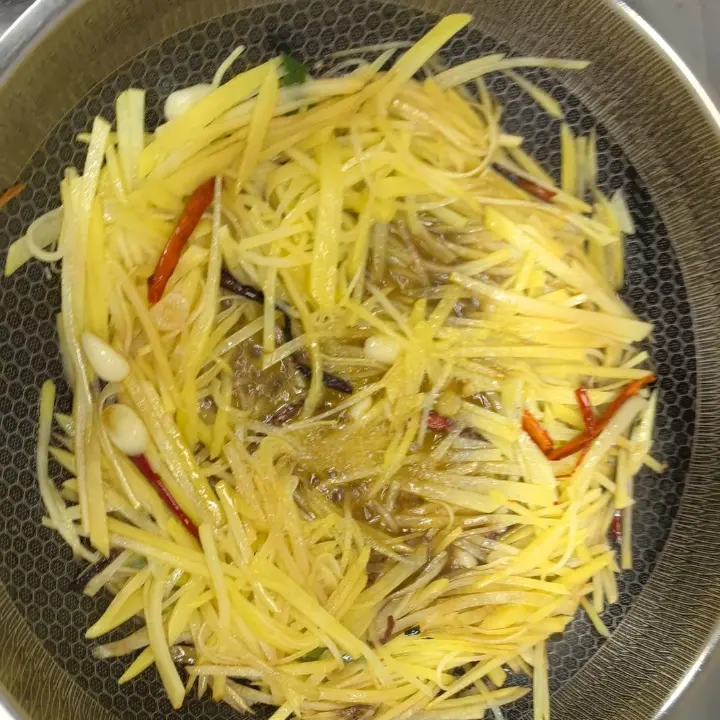 酸辣土豆丝 第 6 步