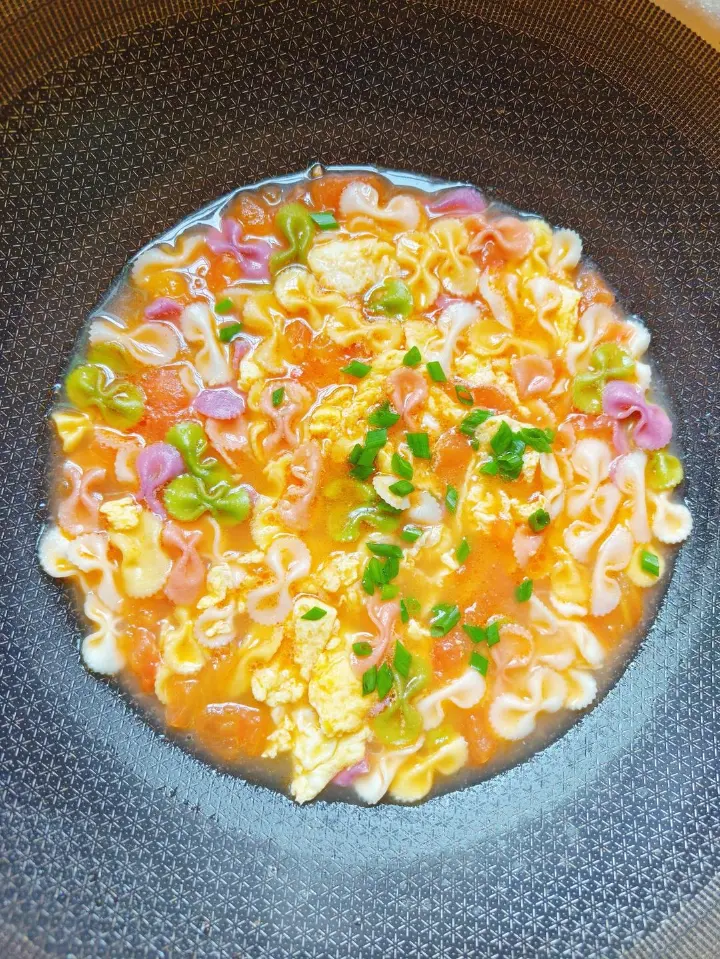 西红柿鸡蛋蝴蝶面 第 6 步