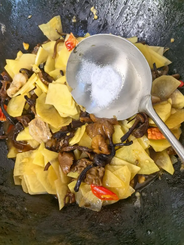 榛蘑炒土豆片 第 12 步