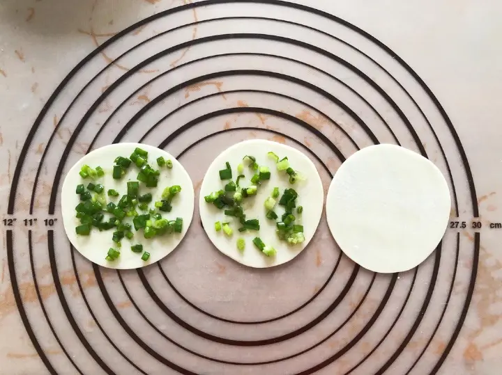饺子皮葱油饼 第 5 步