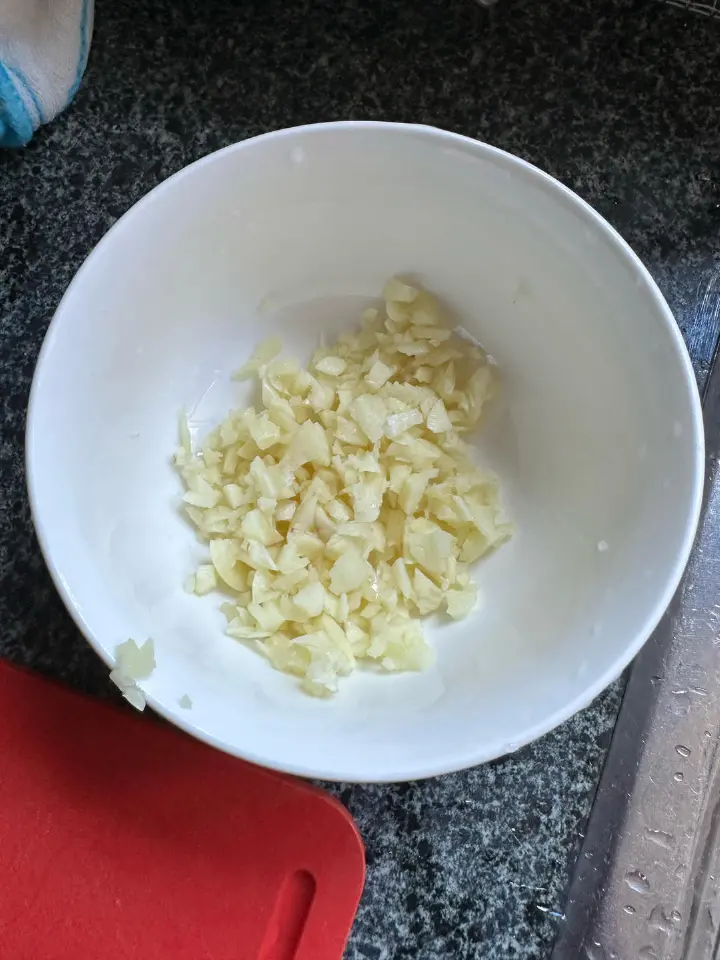 蒜蓉蚝油炒西兰花 第 4 步