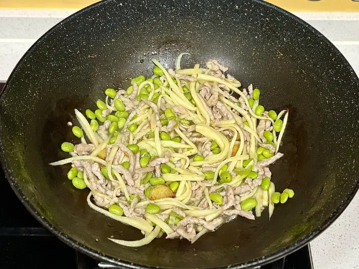 茭白毛豆炒肉丝 第 9 步