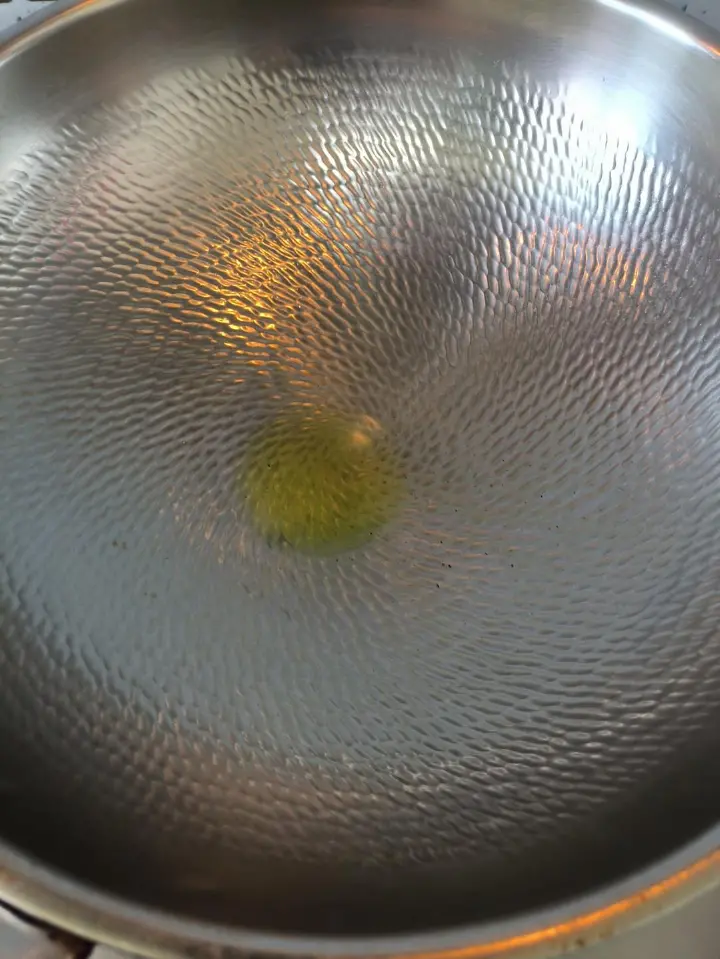 蒜薹炒肉 第 4 步
