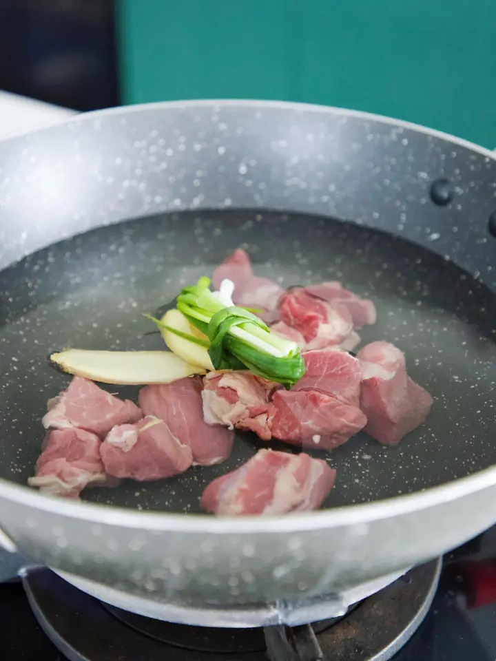 电饭煲番茄牛腩 第 3 步