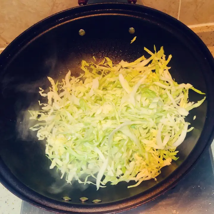 素炒包菜丝 第 4 步