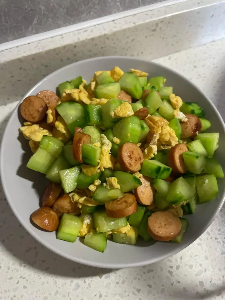 鸡蛋香肠炒黄瓜 第 7 步