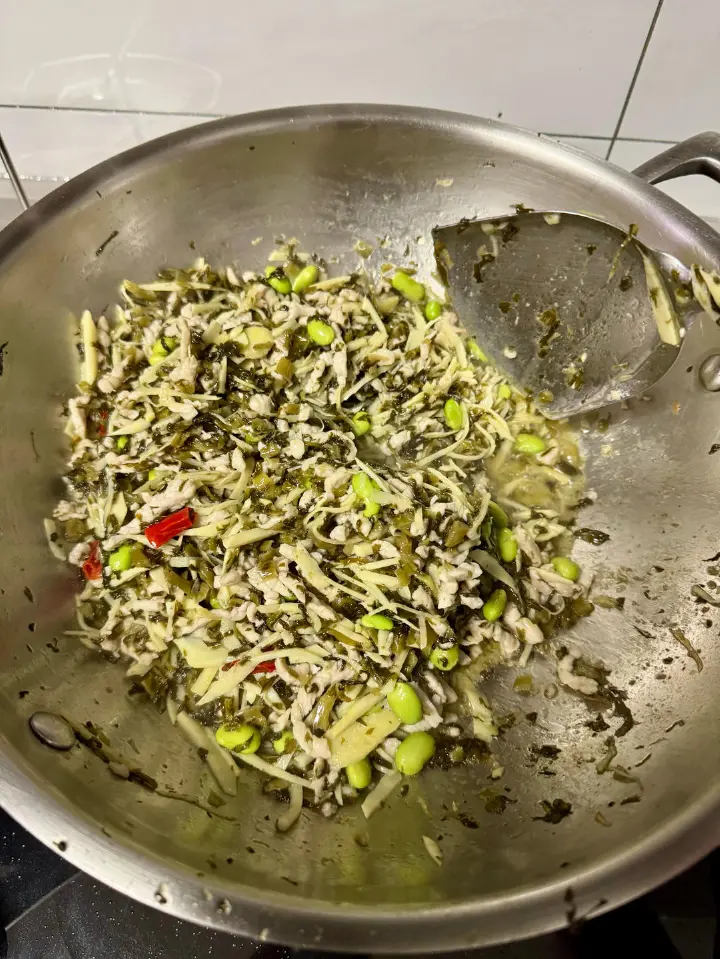 冬笋雪菜毛豆炒肉丝 第 1 步