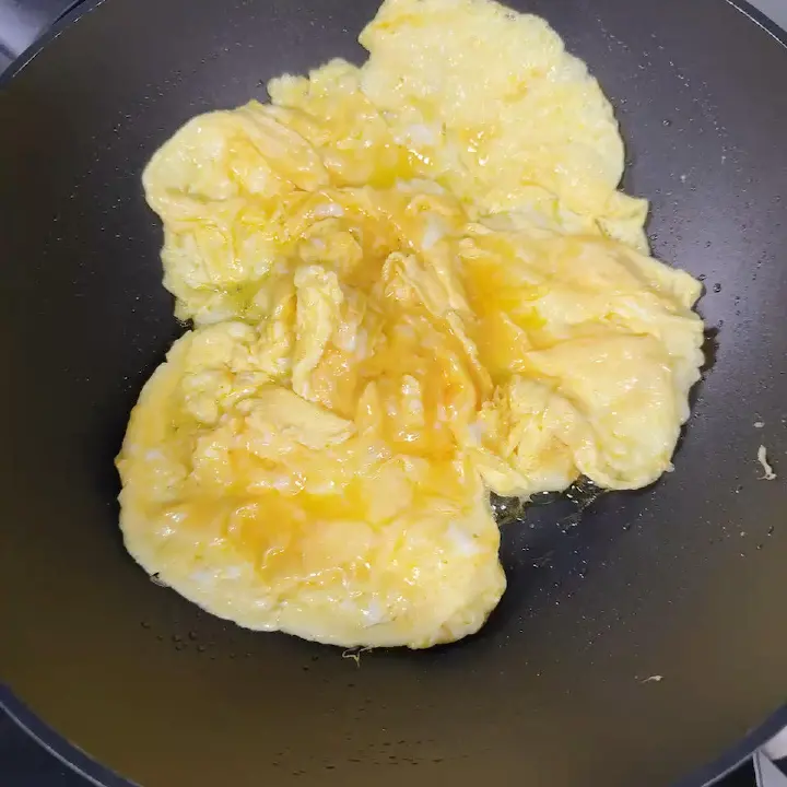 三丝火腿炒鸡蛋 第 5 步