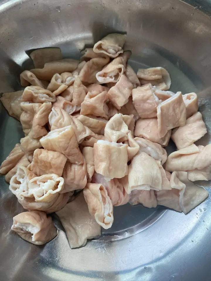 爆炒肥肠 第 1 步