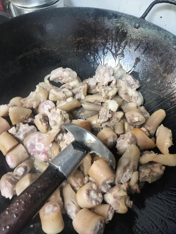 红烧猪尾巴 第 2 步