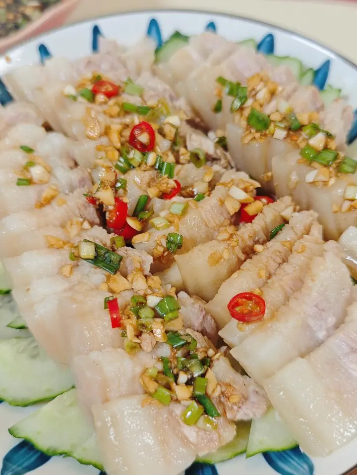 电饭锅蒜泥白肉 第 1 步