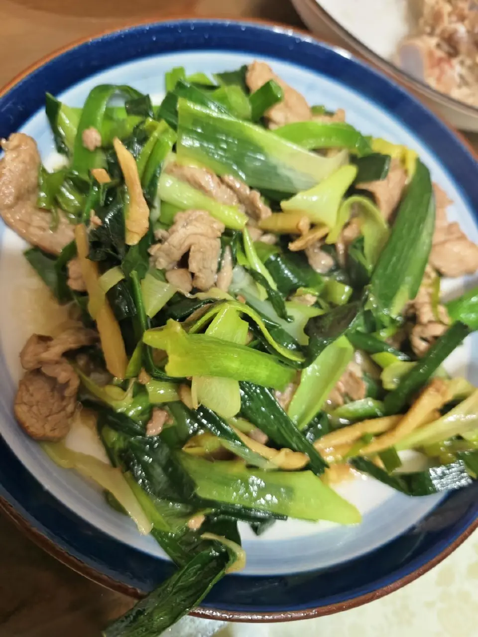 青蒜炒肉片成品图