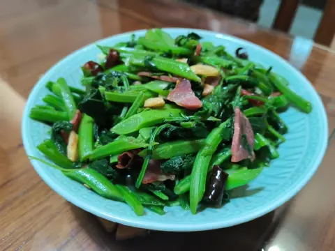 云南冲菜炒火腿