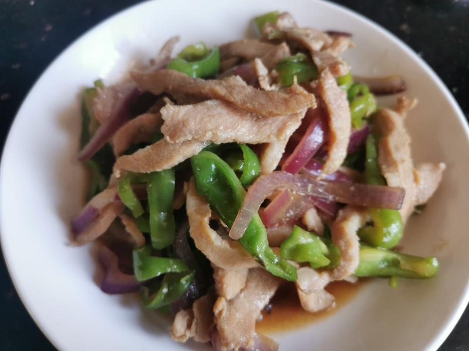 小炒松板肉成品图