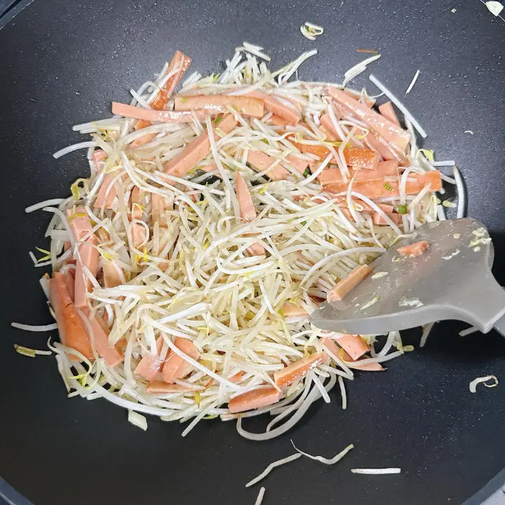 三丝火腿炒鸡蛋 第 8 步