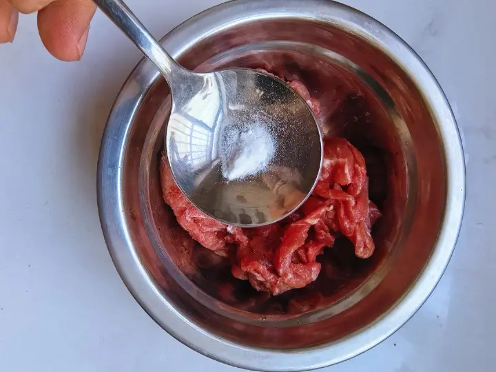 牛肉炒杏鲍菇西葫芦 第 2 步