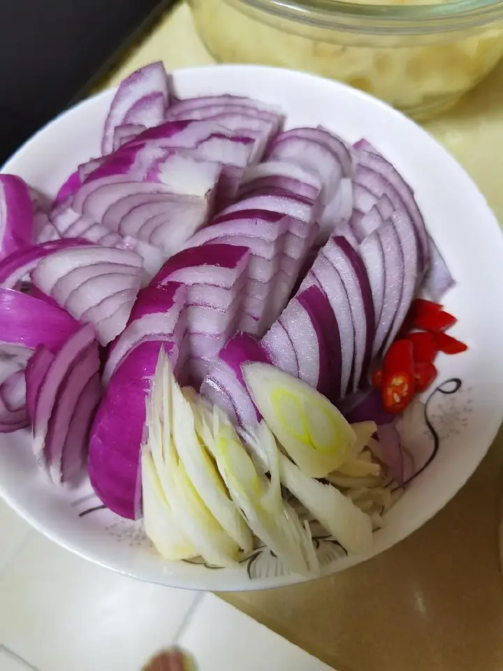 洋葱炒牛肉 第 1 步