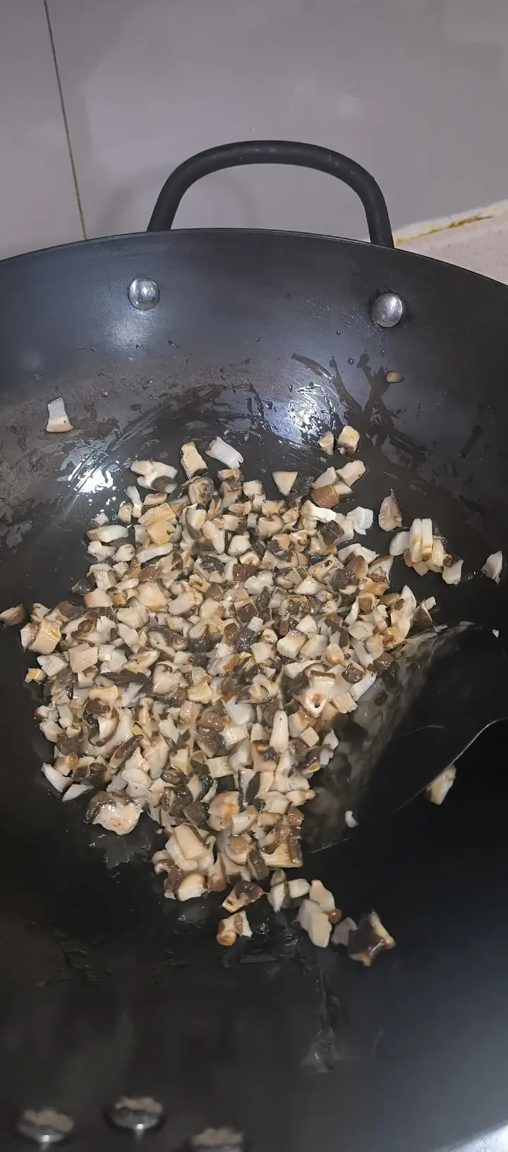 Q弹香菇肉丸 第 2 步