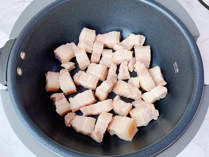 笋干红烧肉 第 3 步