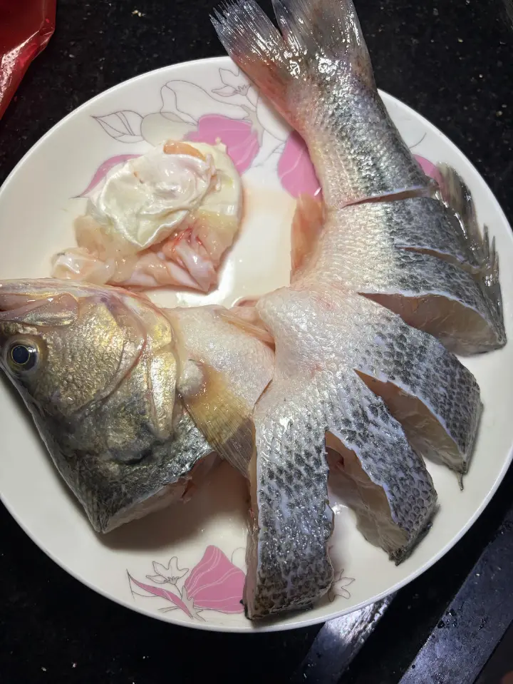 豆豉清蒸鲈鱼 第 1 步