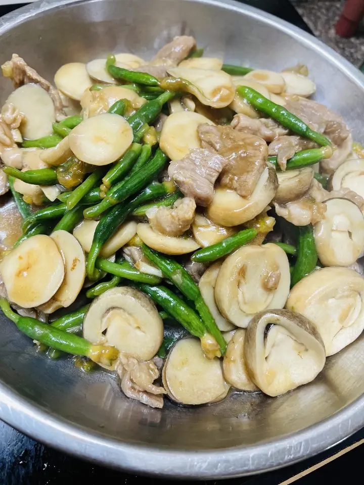 草菇青瓜籽炒肉片 第 6 步