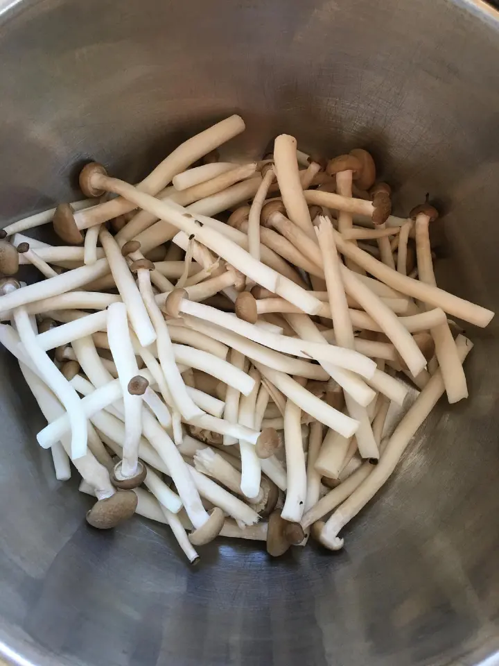 小炒蟹味菇 第 1 步