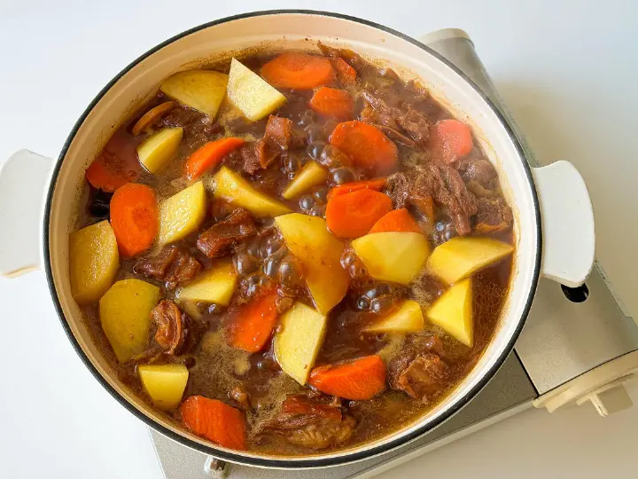 红烧牛肉炖土豆 第 10 步