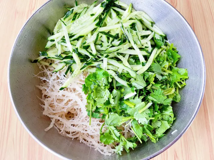 酸辣凉拌龙须菜 第 5 步