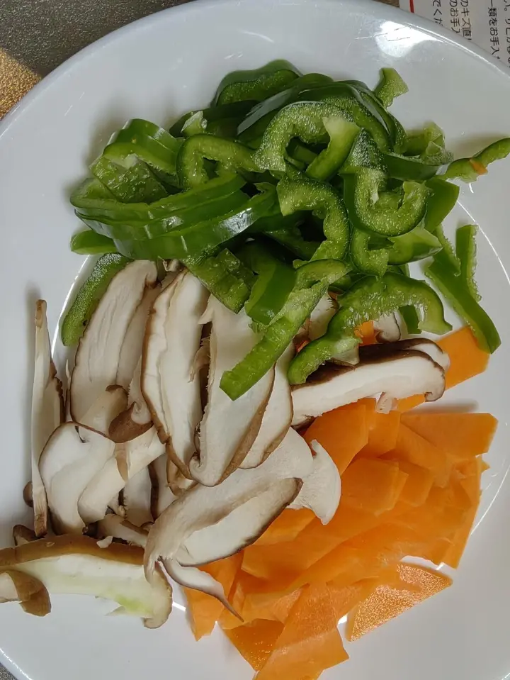 茭白炒鸡胸肉 第 3 步