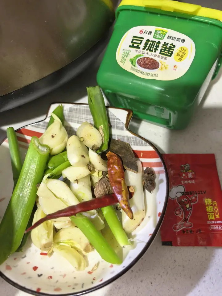 猪血烧豆腐 第 1 步