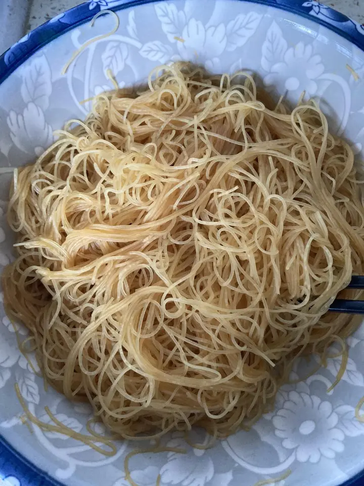 三丝鸡蛋炒粉 第 2 步