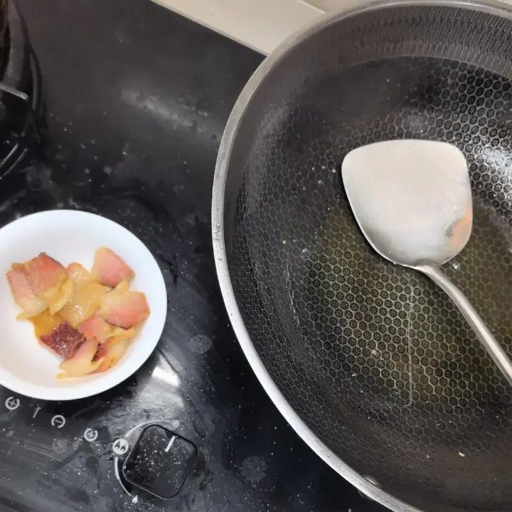 儿菜炒腊肉 第 3 步
