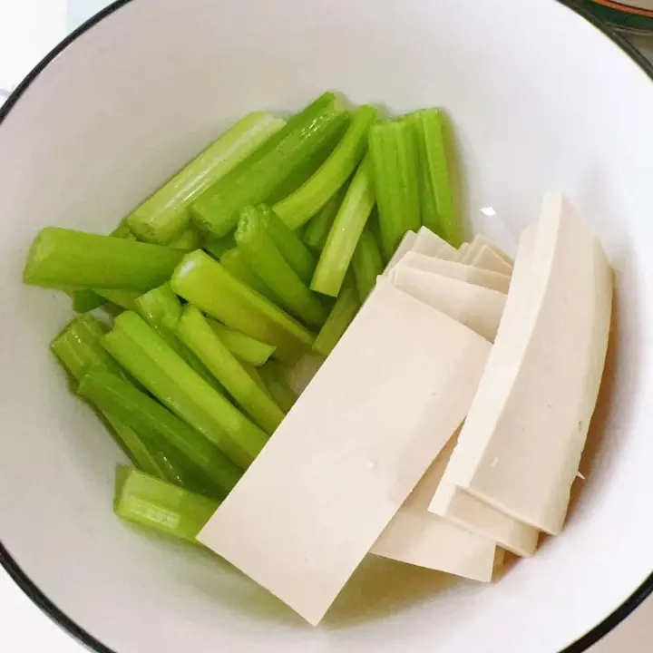 水阳三宝鸭脚包 第 4 步