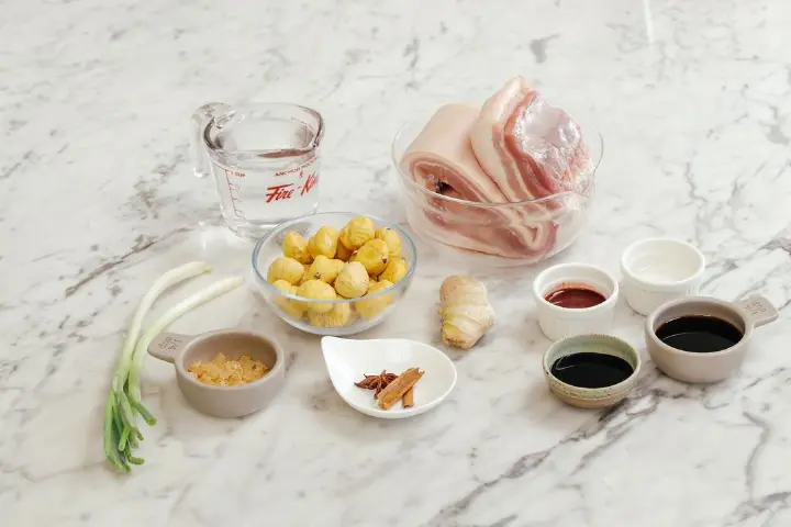 板栗红烧肉 第 1 步
