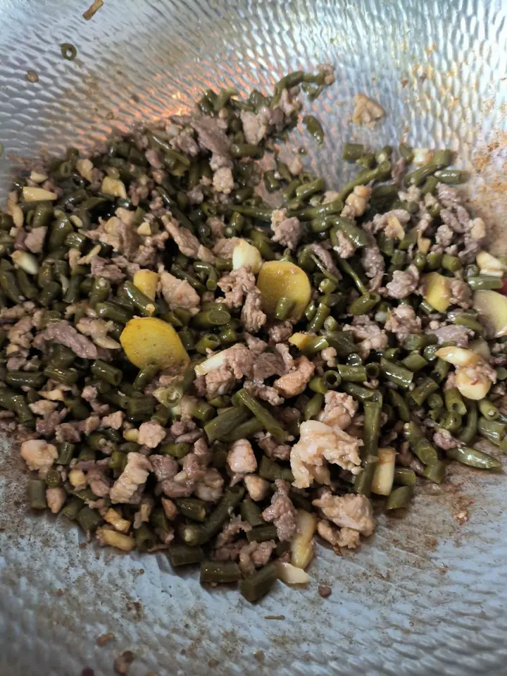 酸豆角炒肉 第 8 步