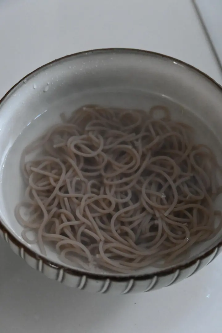 番茄鸡蛋牛肉荞麦面 第 5 步