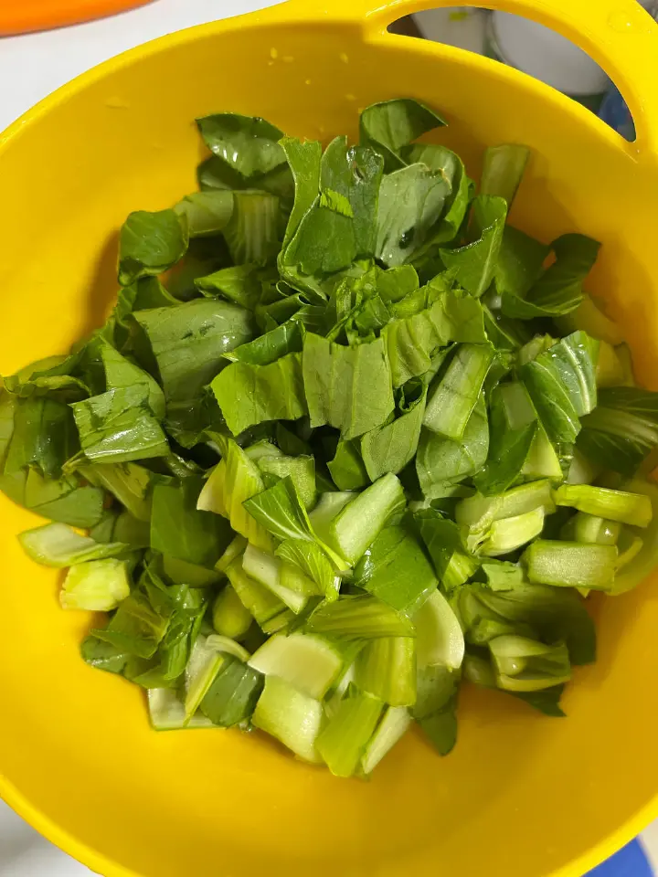 香菇虾仁炒油菜 第 2 步