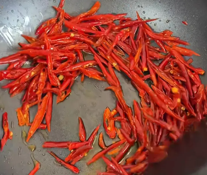香辣肉丝 第 4 步