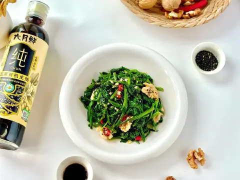 核桃仁拌菠菜